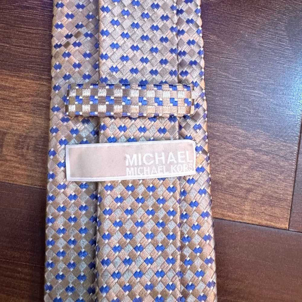Michael Kors 100% Silk Gold and Blue Geometric Tie